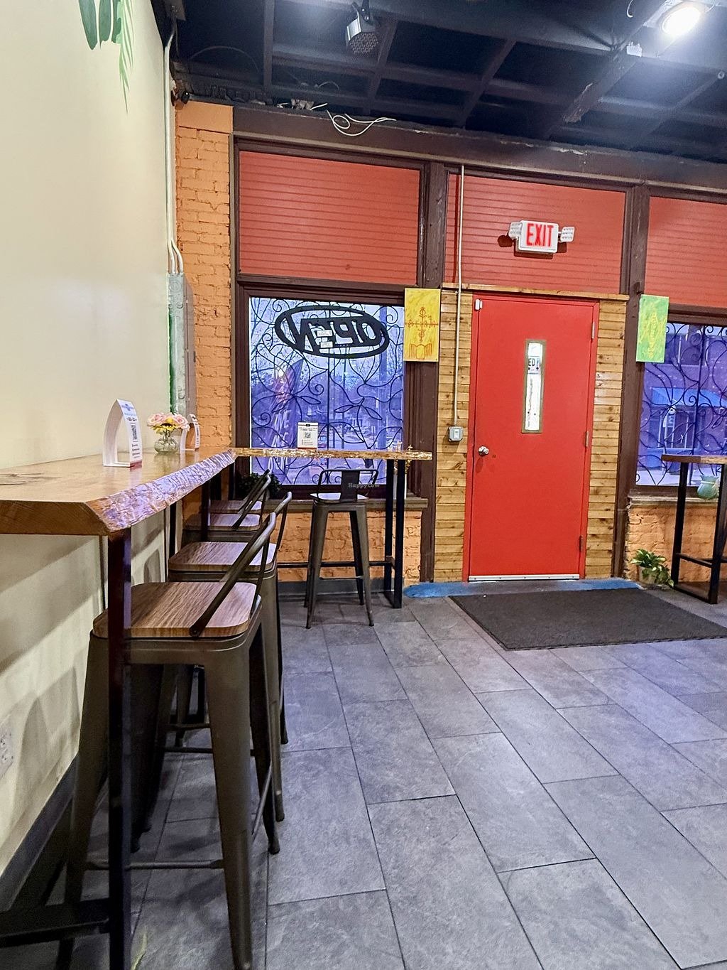 Indoor Dining Area with Bar Seating – Plant Based Zo Atlanta GA