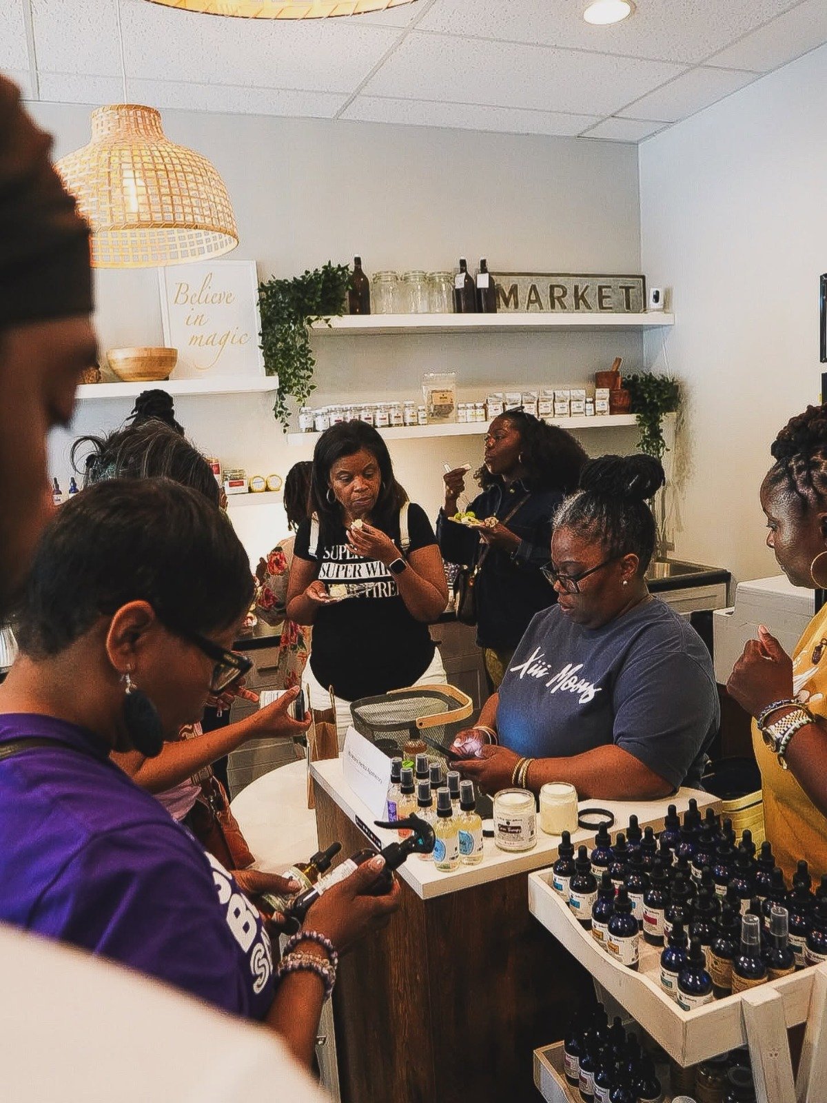 Kenya Bonner and Customers at Xiii Moons Herbal Apothecary Workshop – Jacksonville FL